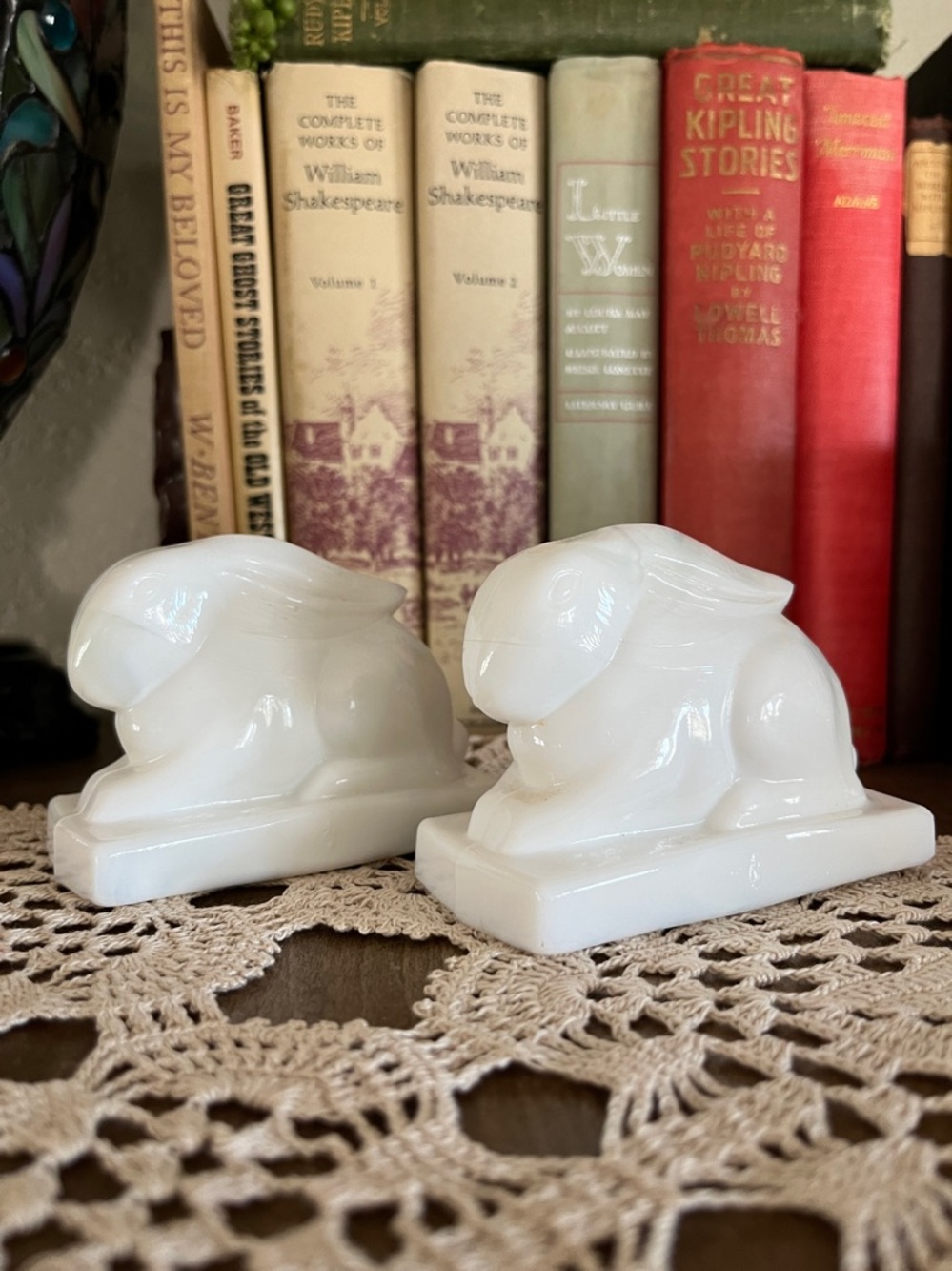 Vintage Imperial Milk Glass Rabbit Bookends White Opal MCM Weighted Pair signed